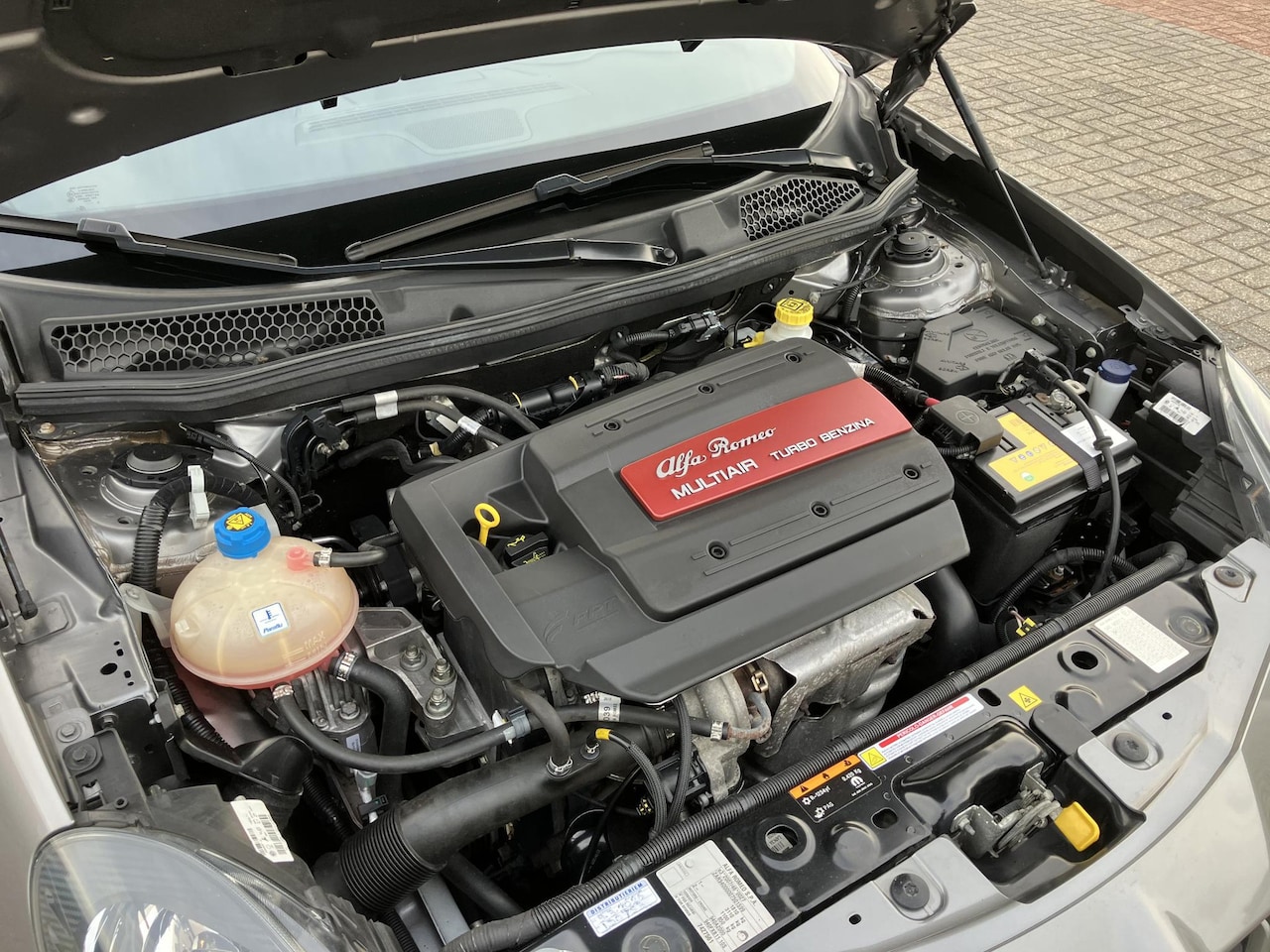 Alfa Romeo Giulietta - 1.4 Turbo MultiAir Super | Rood lederen bekleding | Grigio Magnesio | Trekhaak |