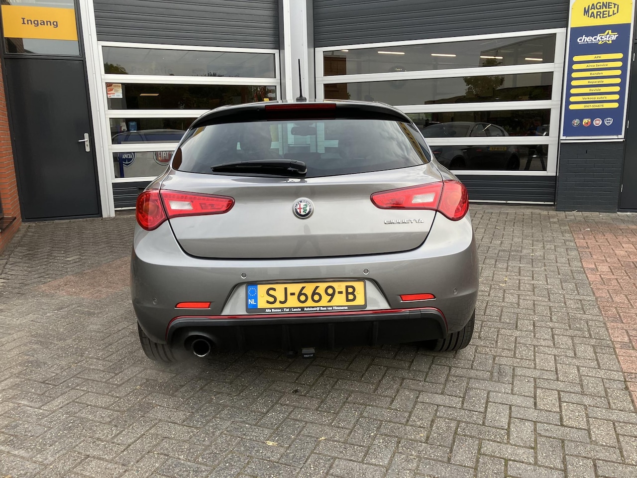 Alfa Romeo Giulietta - 1.4 Turbo MultiAir Super | Rood lederen bekleding | Grigio Magnesio | Trekhaak |