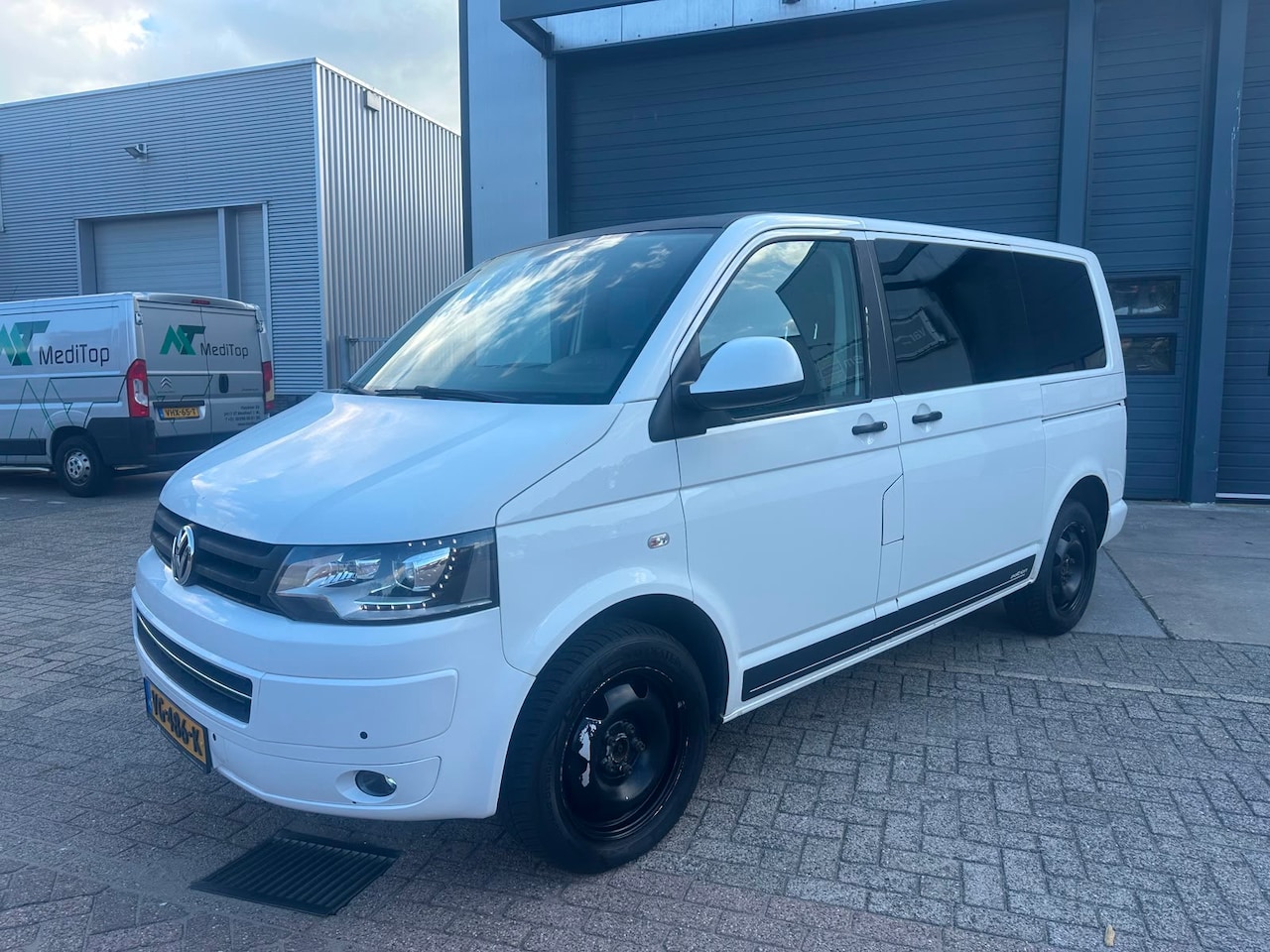 Volkswagen Transporter - 2.0 TDI L1H1 DC Xenon Led 2014 - AutoWereld.nl