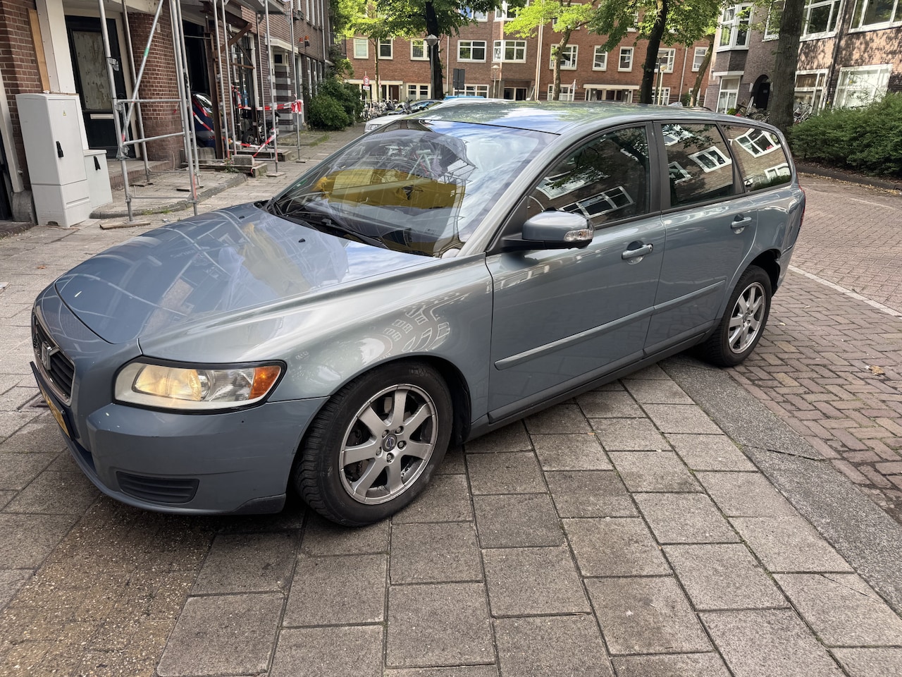 Volvo V50 - 2.4 Kinetic AUTOMAAT | AIRCO | SCHADE - AutoWereld.nl