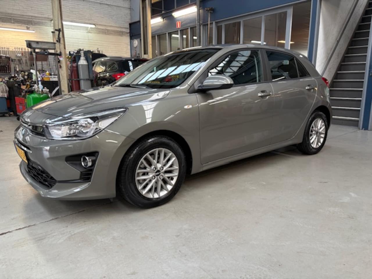 Kia Rio - 1.0 T-GDI MHEV 100pk DynamicLine | Apple carplay / android auto | Camera | Lm velgen | Cru - AutoWereld.nl