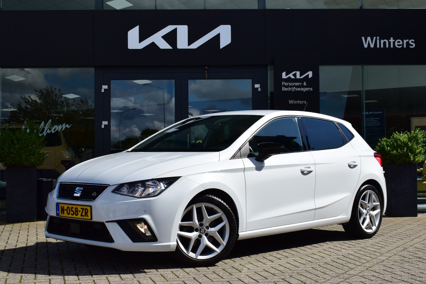 SEAT Ibiza - 1.0 TSI FR Business Intense DSG Automaat | Adapt Cruise Control | Camera | Climate Control - AutoWereld.nl