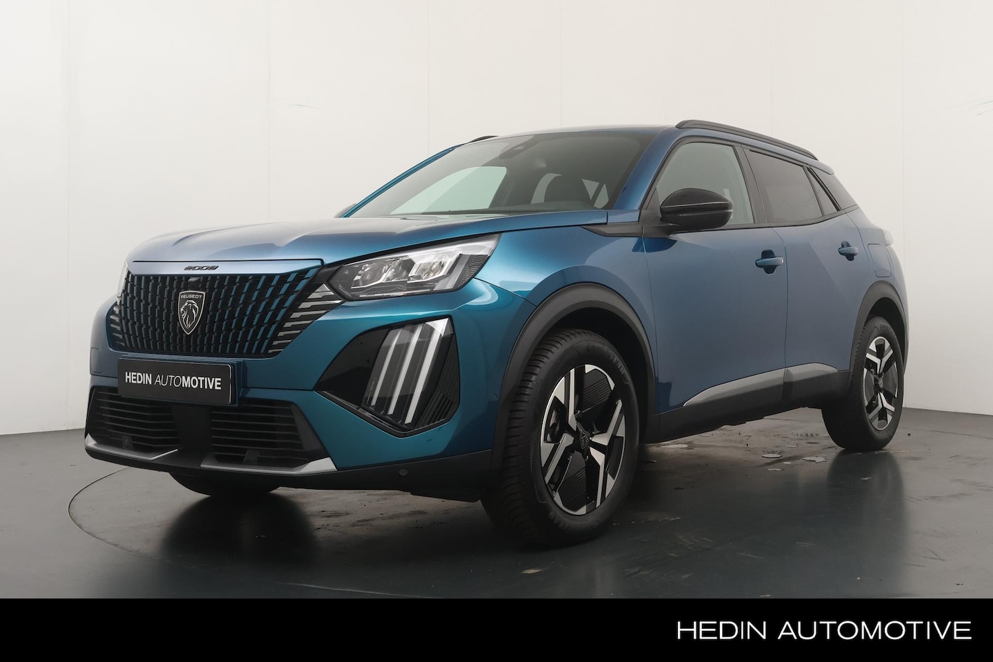 Peugeot 2008 - 1.2 145pk Hybrid Allure Automaat | Trekhaak | All Season banden | Navigatie | Climate Cont - AutoWereld.nl