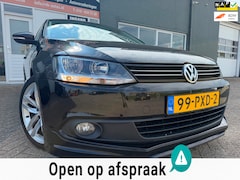 Volkswagen Jetta - 1.2 TSI Comfortline met parkeersensoren en cruise controle en airco