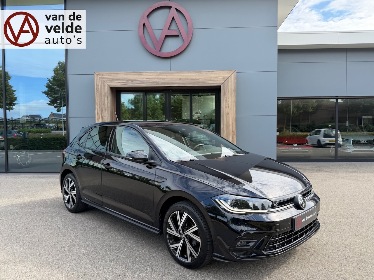 Volkswagen Polo - 1.0 TSI R-Line | IQ light | Carplay | Camera | Climate | Stoelverwarming | Rijklaar incl. - AutoWereld.nl