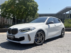 BMW 1-serie - M135i xDrive High Executive Edition / Head up / Driving Assistant / leder