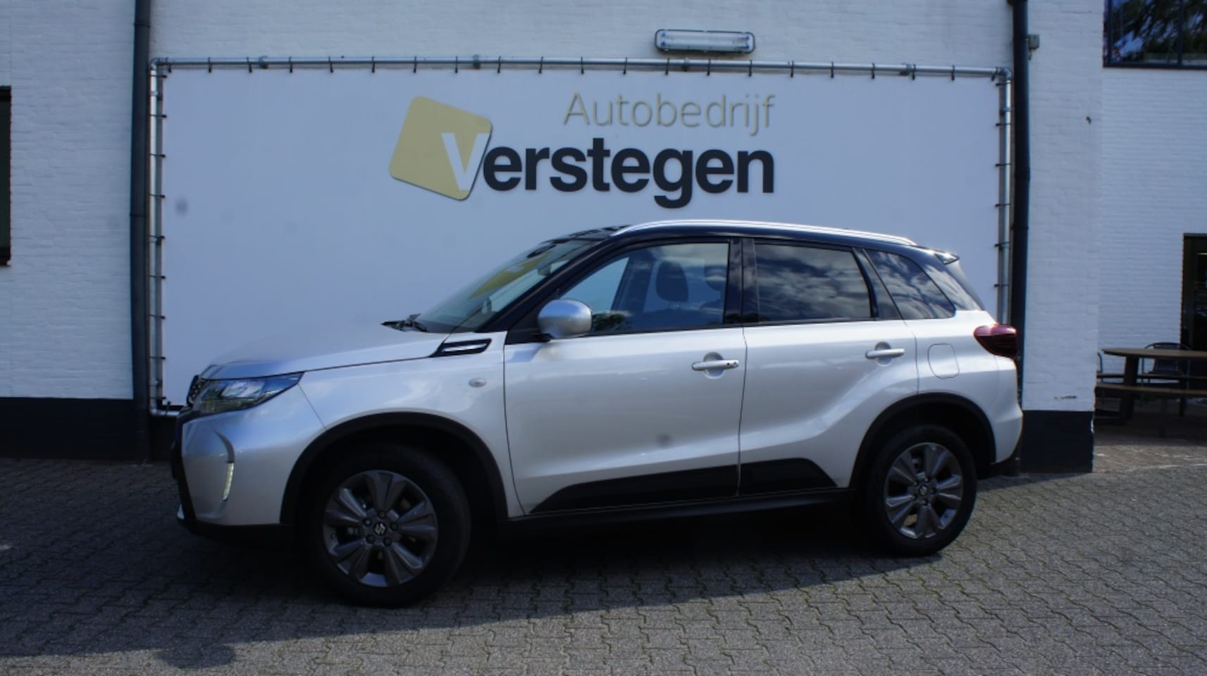 Suzuki Vitara - 1.4 B.jet Select Silver & black SH - AutoWereld.nl