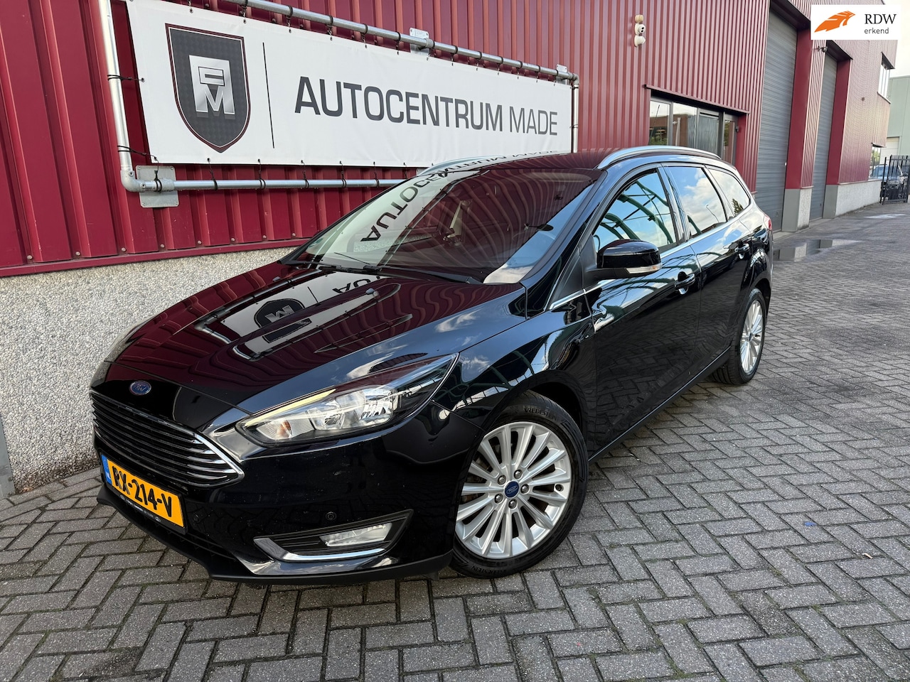 Ford Focus Wagon - 1.0 Titanium Edition // Clima // Navi // PDC // - AutoWereld.nl