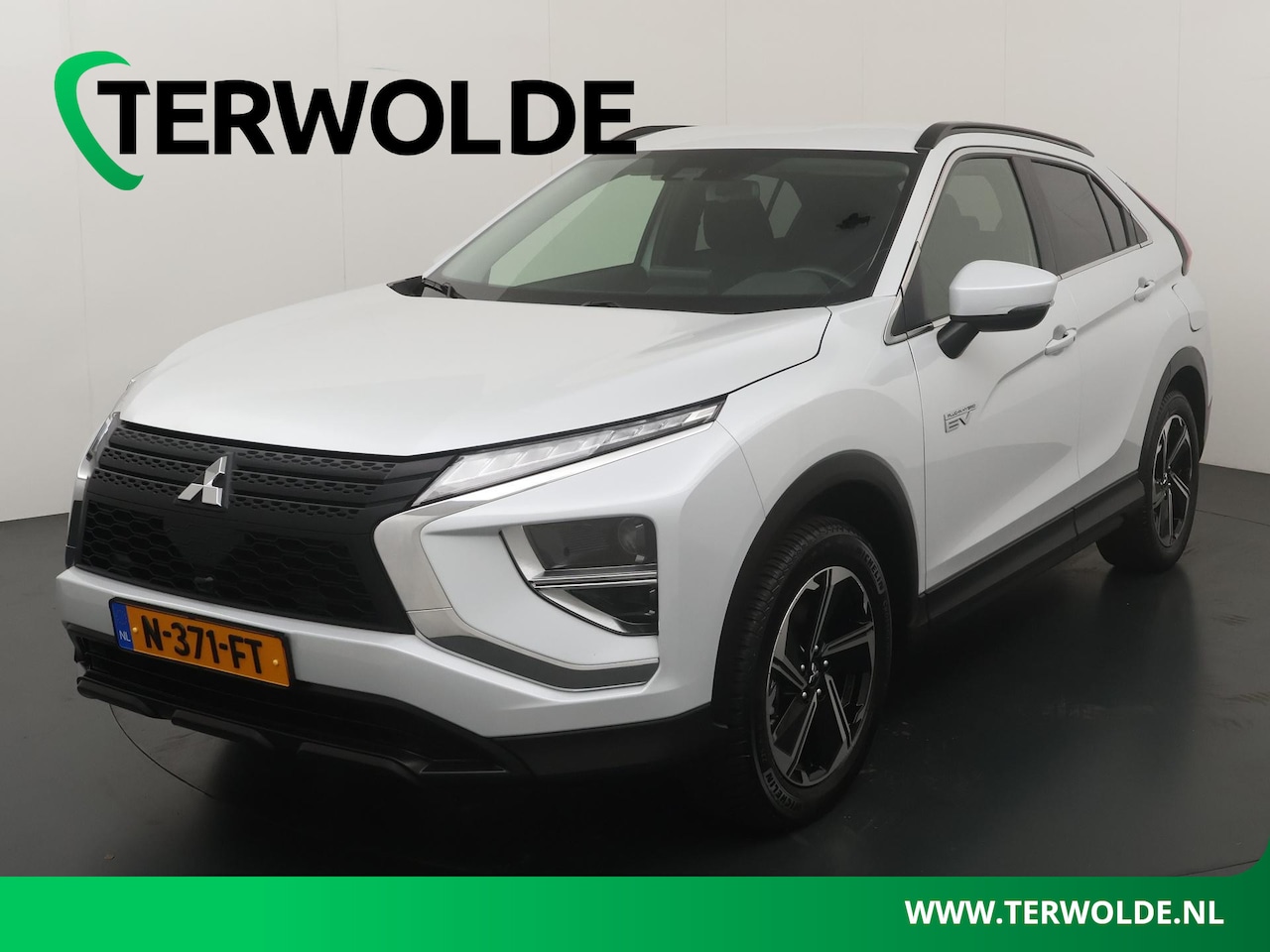 Mitsubishi Eclipse Cross - 2.4 PHEV Intense | Parkeercamera | Stoelverw. | Trekhaak | - AutoWereld.nl