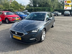 SEAT Leon - 1.0 TSI Style Business Intense , carplay , camera , pdc voor en achter