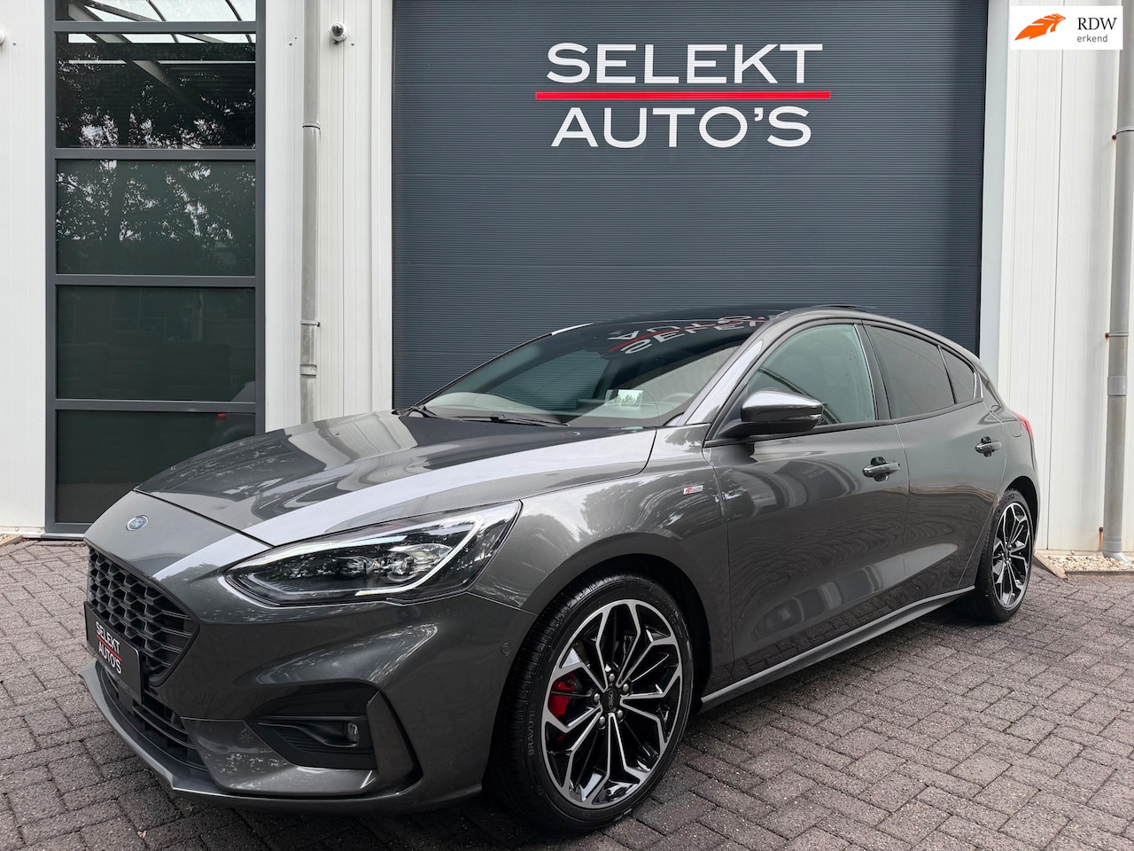 Ford Focus - 1.5 EcoBoost ST-Line X 182 Pk Pano/Led/Climate/Cruise/Stoelverwarming/B&O/Navigatie/Car Pl - AutoWereld.nl