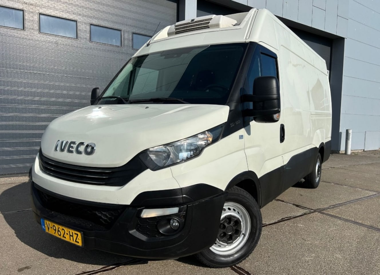 Iveco Daily - 35S 2.3 352 H2 KOELWAGEN Topstaat! NAP! - AutoWereld.nl