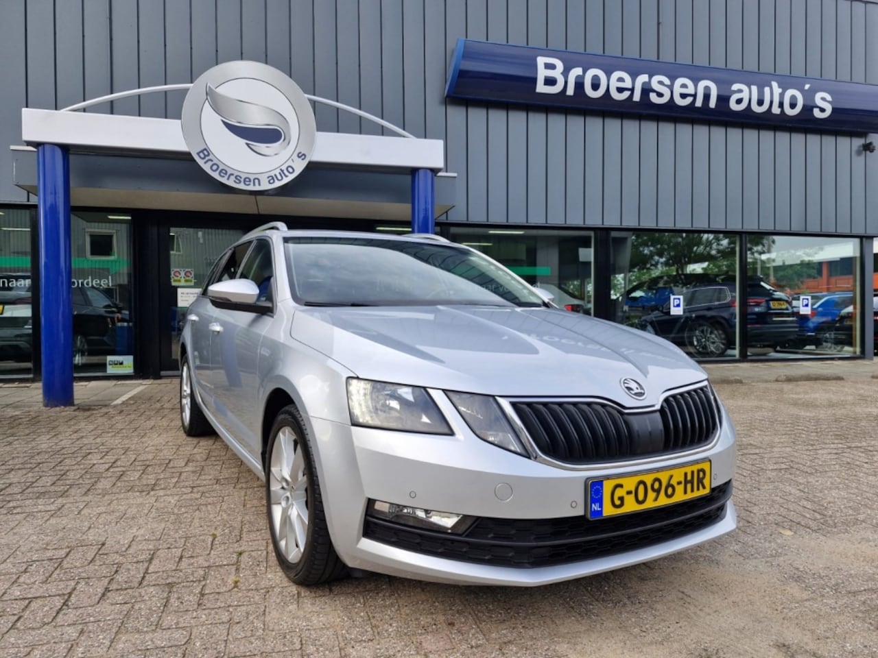 Skoda Octavia Combi - 1.0 TSI Ambition Business | Automaat | Navigatie | Trekhaak | - AutoWereld.nl