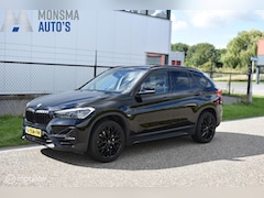BMW X1 - sDrive20i Schwarz ll Leder Sportstoel H/K HUD LED DAB Camera 19" LMV
