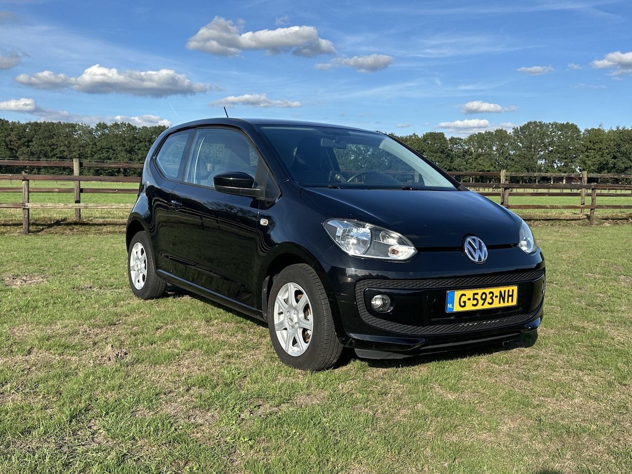 Volkswagen Up! - 1.0 take up! BlueMotion '14 Airco Navi stoelverwarming! - AutoWereld.nl