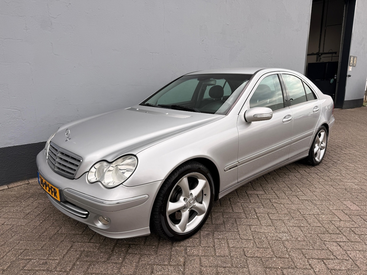Mercedes-Benz C-klasse - 230 K. Elegance - Lederen Interieur - AutoWereld.nl