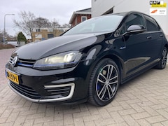 Volkswagen Golf - 1.4 TSI GTE/Navi/Sfeer verlichting/Cruise-c/Climate-c/Led/Pdc