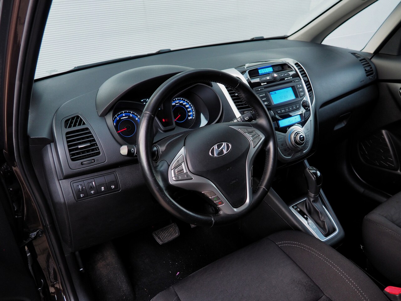 Hyundai ix20 - 1.6 Go! CLIMA CRUISE PARKEER S. TREKH. LM VELGEN