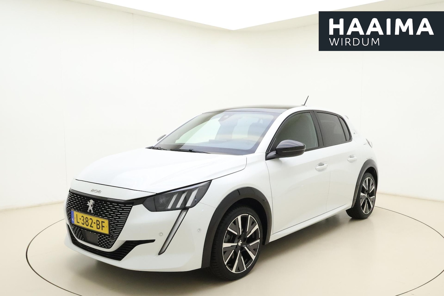 Peugeot 208 - 1.2T 100pk GT | Afneembare Trekhaak | Achteruitrijcamera | Panoramadak | Cruise control | - AutoWereld.nl