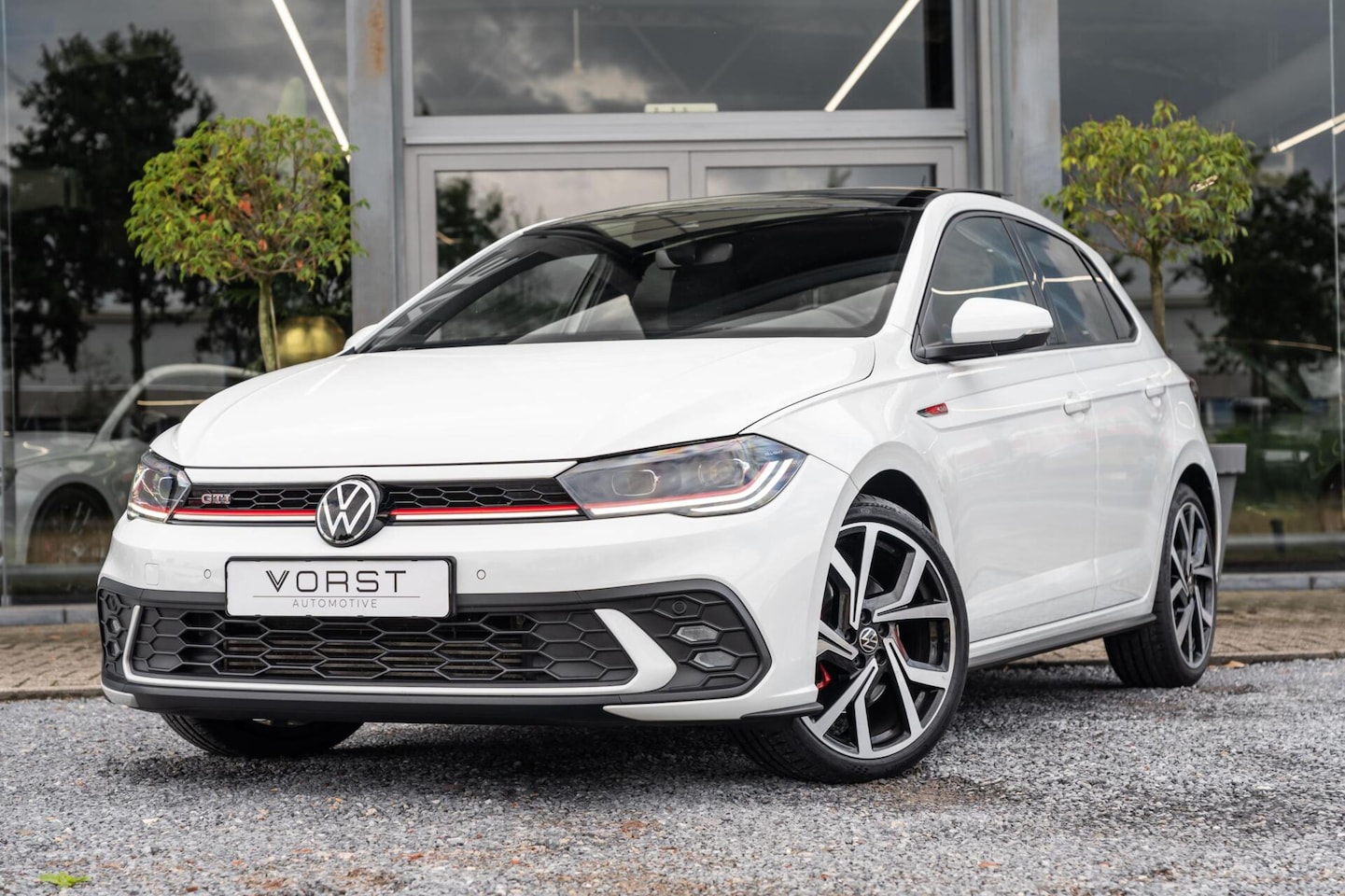 Volkswagen Polo - 2.0 TSI GTI Pano DSG ACC Stoelverwarming - AutoWereld.nl