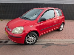 Toyota Yaris - 1.3-16V VVT-i Sol APK 9-2027