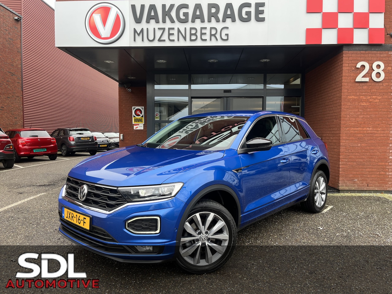 Volkswagen T-Roc - 1.5 TSI Sport Business R-Line // FULL-LED // NAVI // CAMERA // APPLE CARPLAY- ANDROID AUTO - AutoWereld.nl