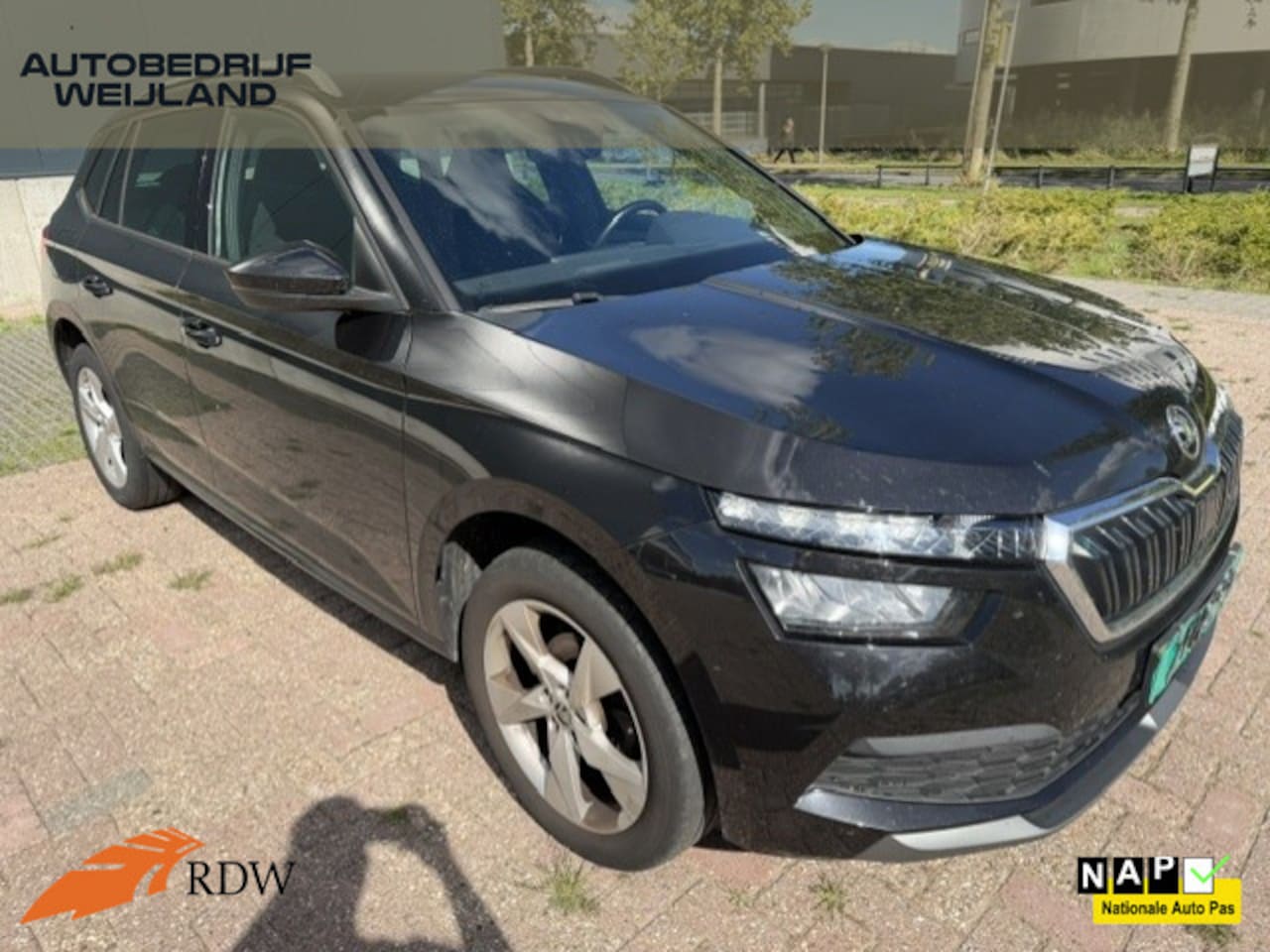 Skoda Kamiq - 1.0 TSI Sport Business I 1ste eig. I Trekhaak 1200KG I Carplay I Winterpakket I 17" I Navi - AutoWereld.nl