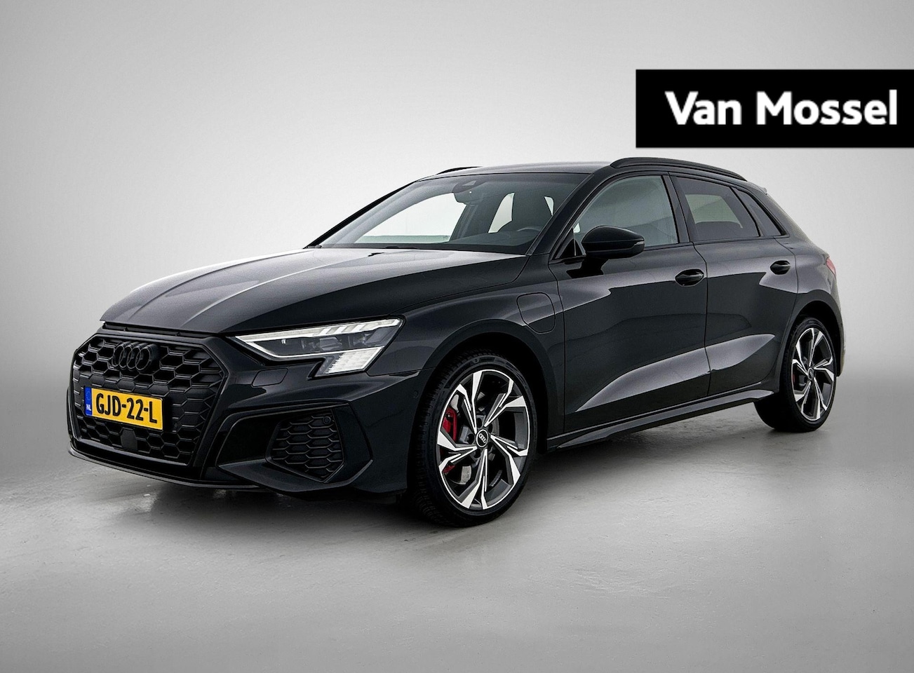 Audi A3 Sportback - 45 TFSI e S edition Competition 245 PK | S-line | Automaat | Navigatie | Camera | Adaptive - AutoWereld.nl