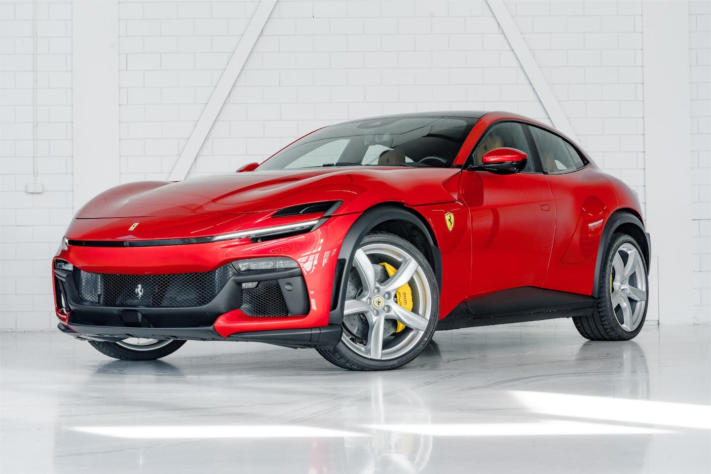Ferrari Purosangue - 6.5 V12 |* exclusief BPM l MY27 l Rosso Fuoco | Nieuwe auto - AutoWereld.nl