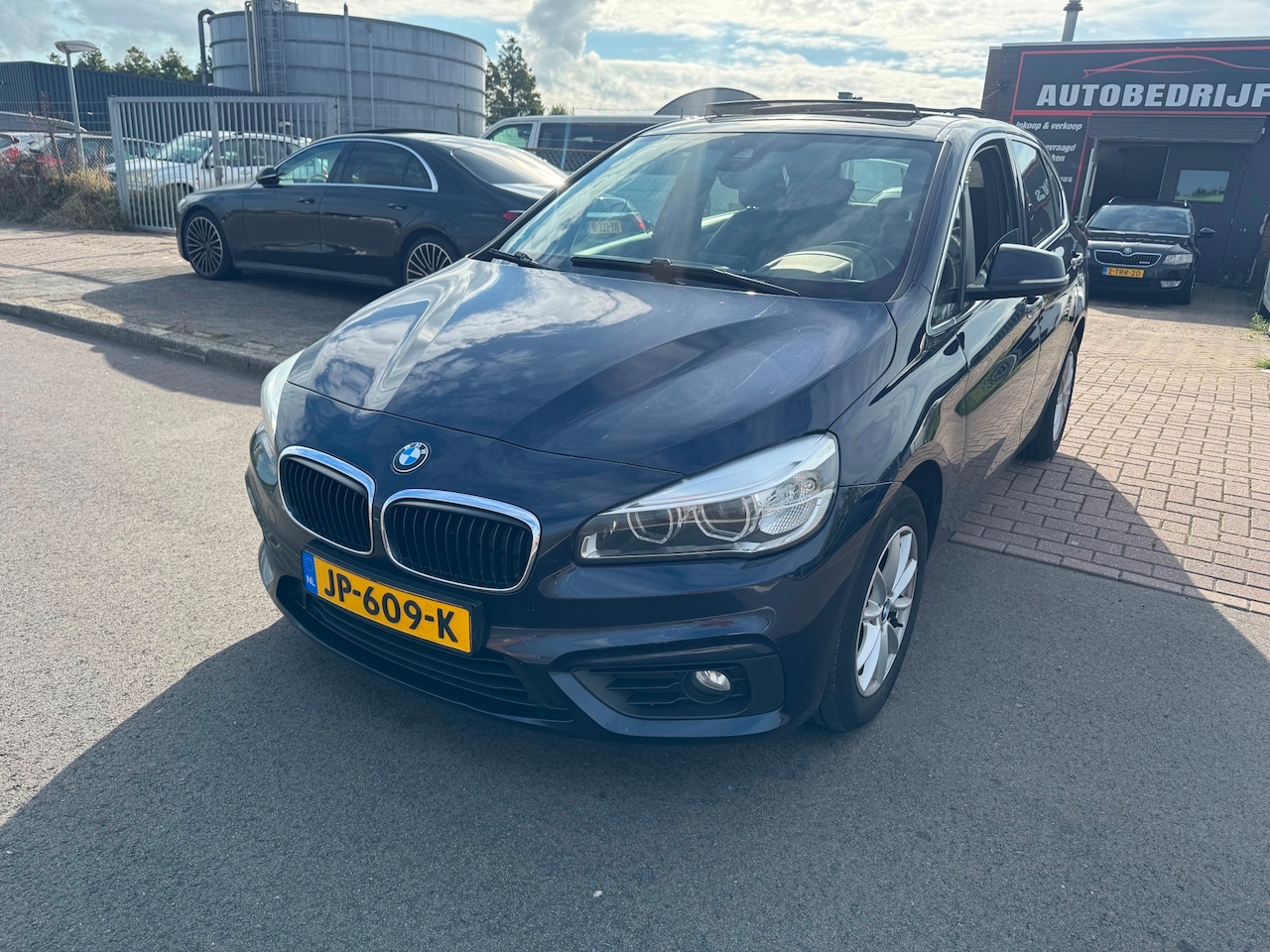BMW 2-serie Active Tourer - 216d AUTOMAAT XENON/NAVI/PANO - AutoWereld.nl
