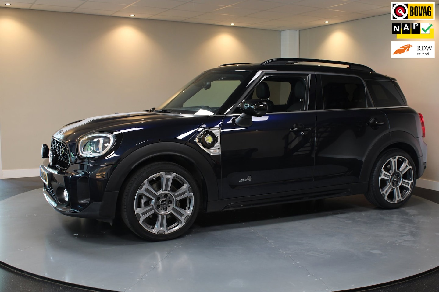 MINI Countryman - 1.5 Cooper S E ALL4 *220Pk!* Pano|Carplay|Camera|Keyless|Elektr.achterklep|Stoelverw.|Alca - AutoWereld.nl