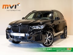 BMW X5 - xDrive45e Executive M Pakket / 394pk / SOH 90% / Panorama dak / Trekhaak / Head-up display