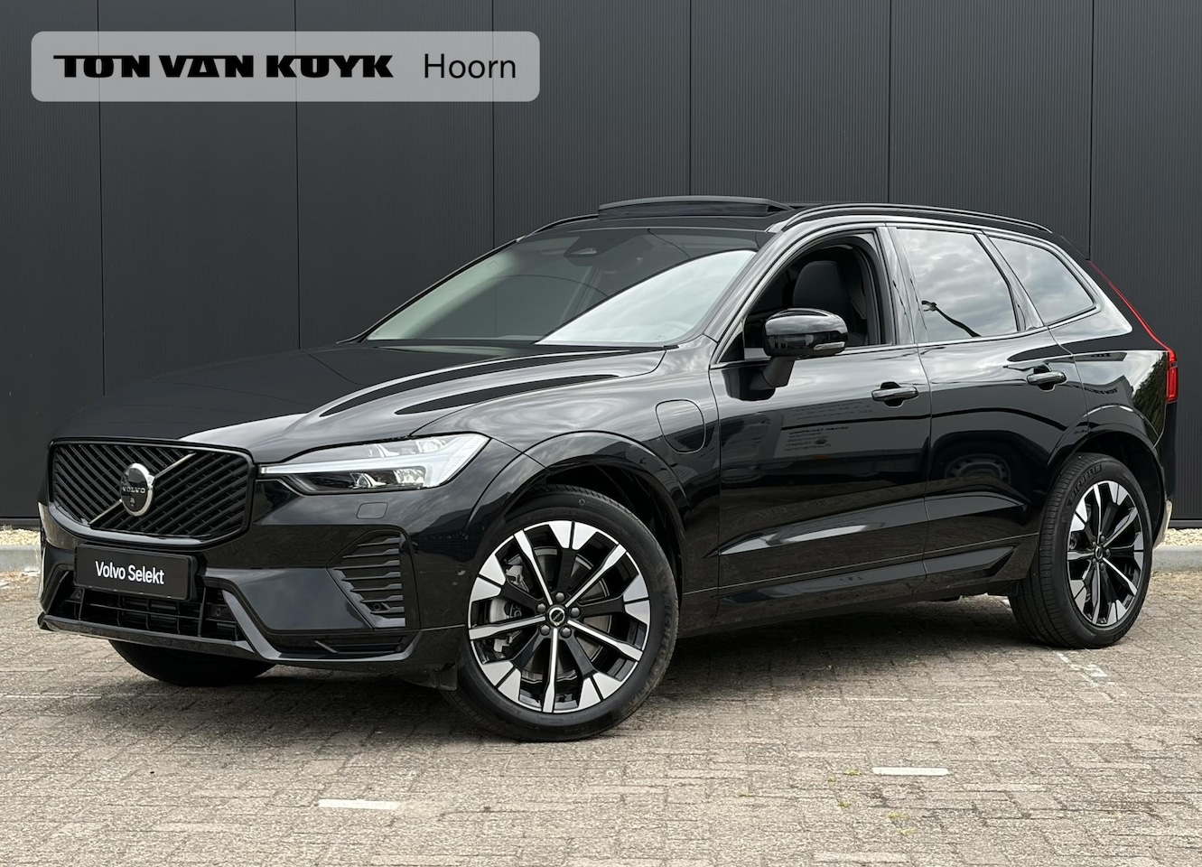 Volvo XC60 - 2.0 T6 Plug-in hybrid AWD Ultra Dark / Luchtvering/ Head up display/ 360 camera /Panorama - AutoWereld.nl