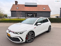 Volkswagen Golf - 2.0 TSI GTI Panoramadak Leer Stoelverwarming/Verkoeling Camera Keyless entry