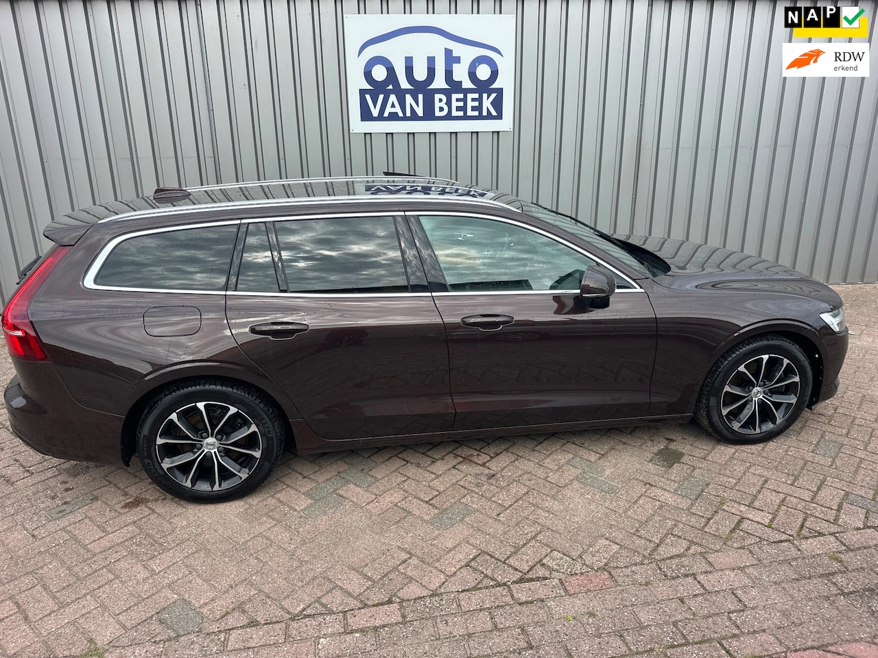 Volvo V60 - 2.0 D4 Momentum Pro distrubutie snaar gebroken - AutoWereld.nl