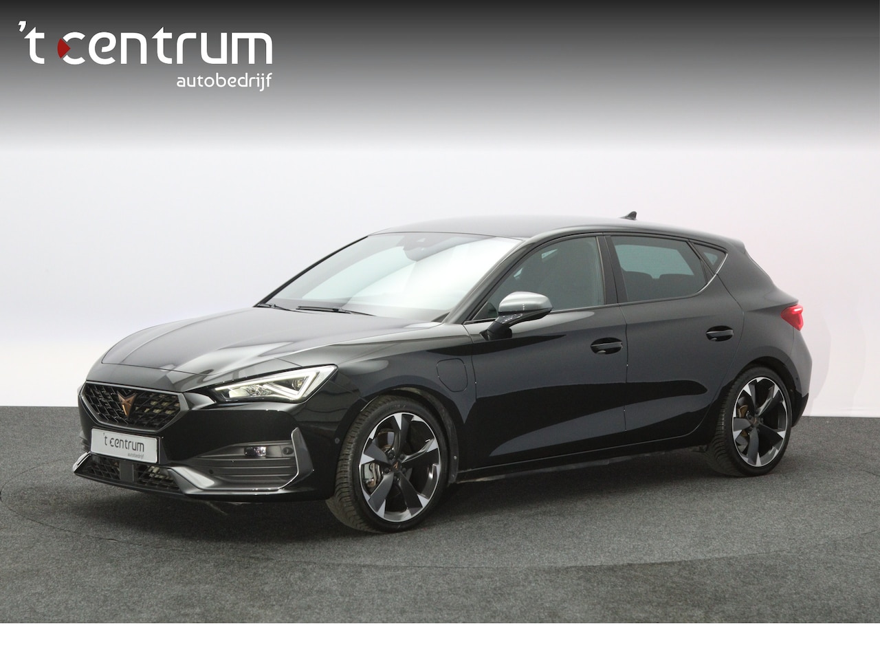 CUPRA Leon - 1.4 e-Hybrid 204 PK Essential PHEV, Adap. Cruise Control, Stuurverwarming, Caprlay - AutoWereld.nl