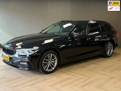 BMW 5-serie Touring - 530d High Executive SPORT LINE AUT. PANORAMADAK TREKHAAK NAVIGATIE CAMERA KEYLESS-GO VIRTU