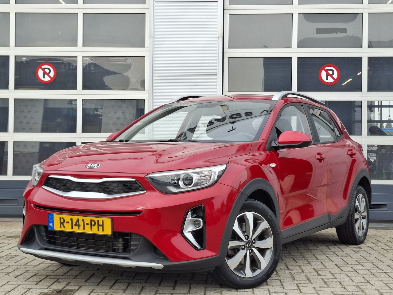 Kia Stonic - 1.0 T-GDi MHEV DynamicPlusLine | Navigatie/Android/Apple Carplay | LM Velgen 16" | PDC Ach - AutoWereld.nl