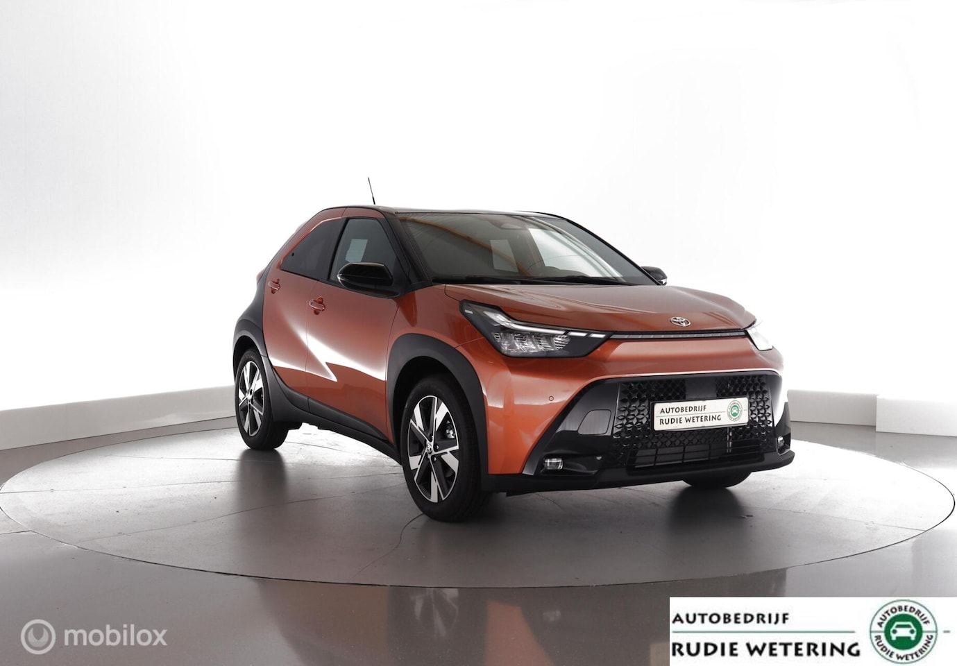 Toyota Aygo X - Hybrid 115 pulse Easy Pack|carplay|dab|cam|lmv17 - AutoWereld.nl