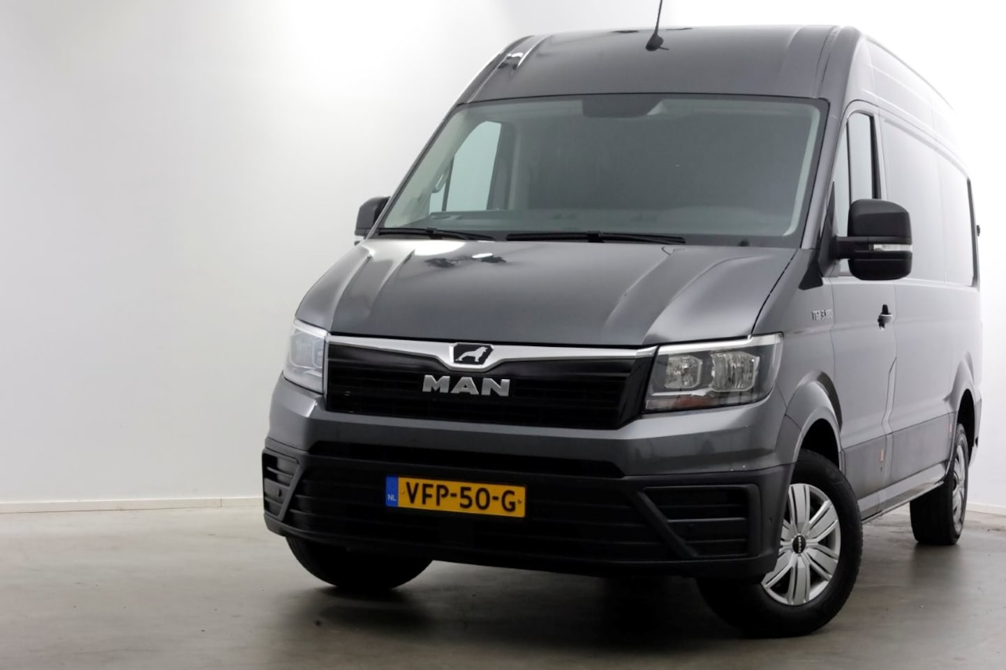 MAN TGE - 3.180 2.0 177pk RWD L3H3 (L2H2) Navi/Camera/Trekhaak 3500kg 03-2020 - AutoWereld.nl