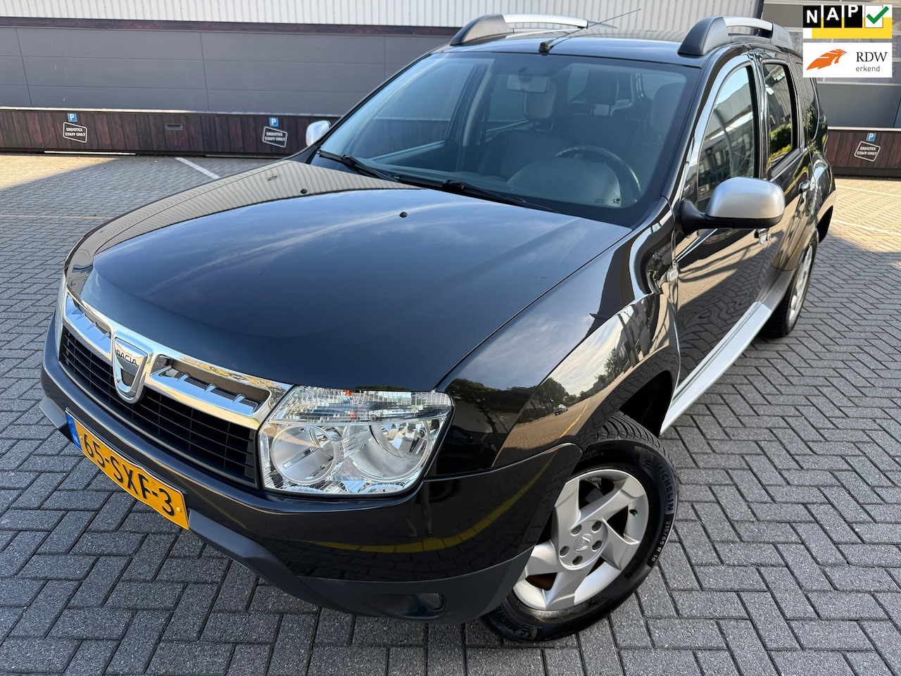 Dacia Duster - 1.6 Aniversare 2wd*NEW APK*NAP*AIRCO*TERKHAAK - AutoWereld.nl