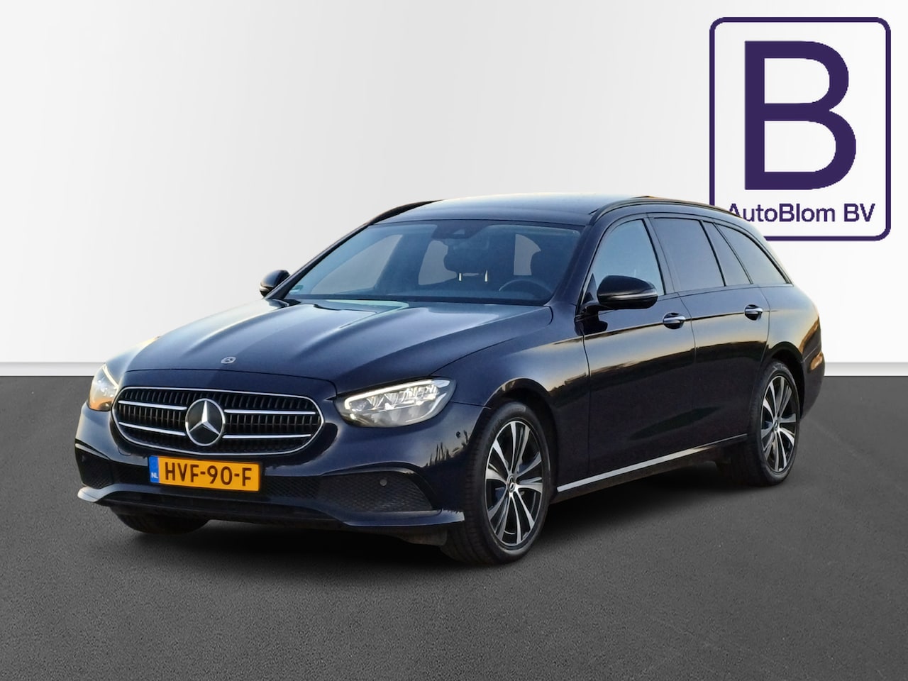 Mercedes-Benz E-klasse Estate - 300 e Avantgarde /Pano/Cruise/18"/Sfeer/ - AutoWereld.nl