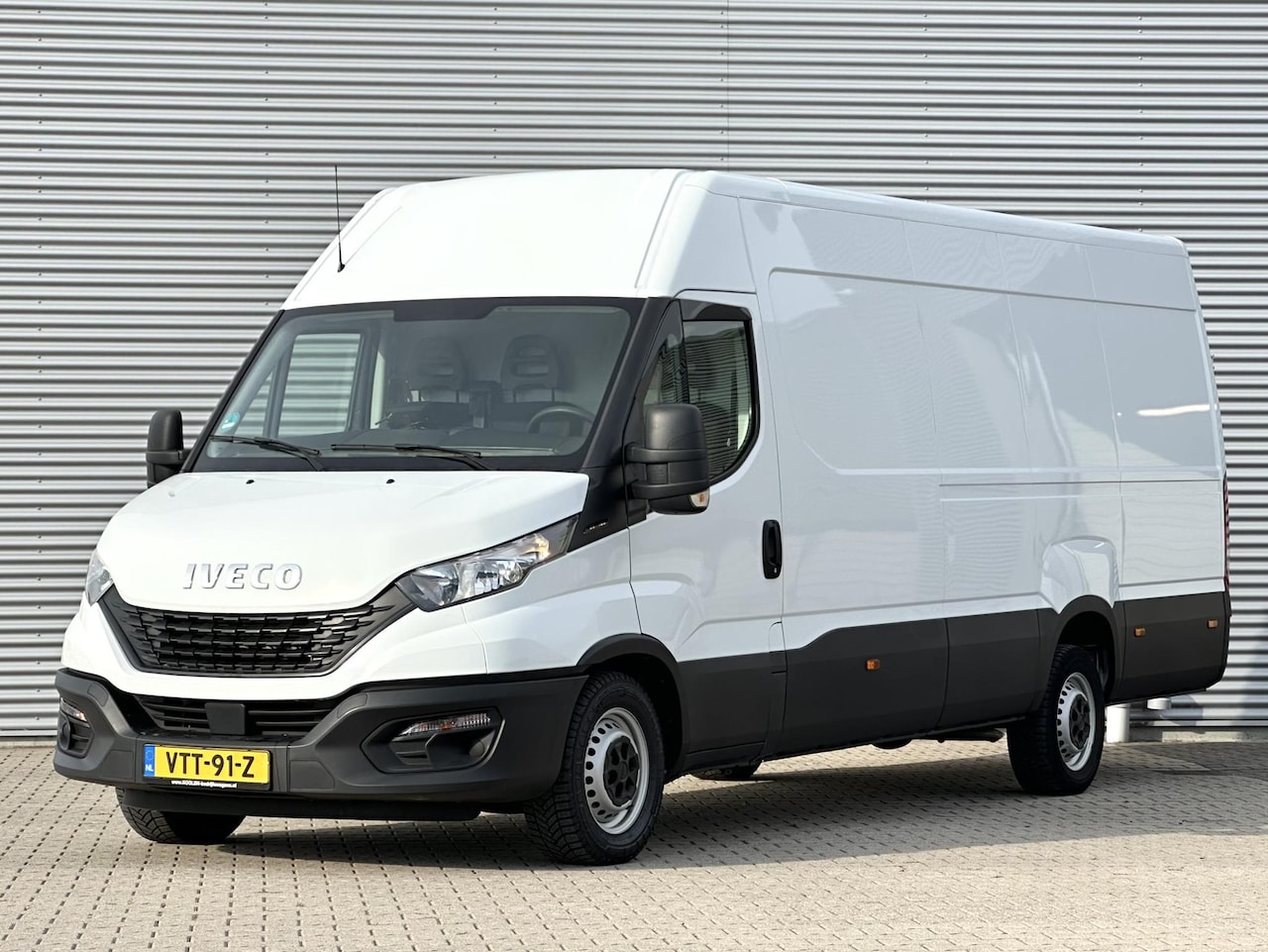 Iveco Daily - 35 S 16 35S16V 2.3 410 L4H2 Airco|Cruise|Camera TOPSTAAT 3500kg trekgewicht - AutoWereld.nl