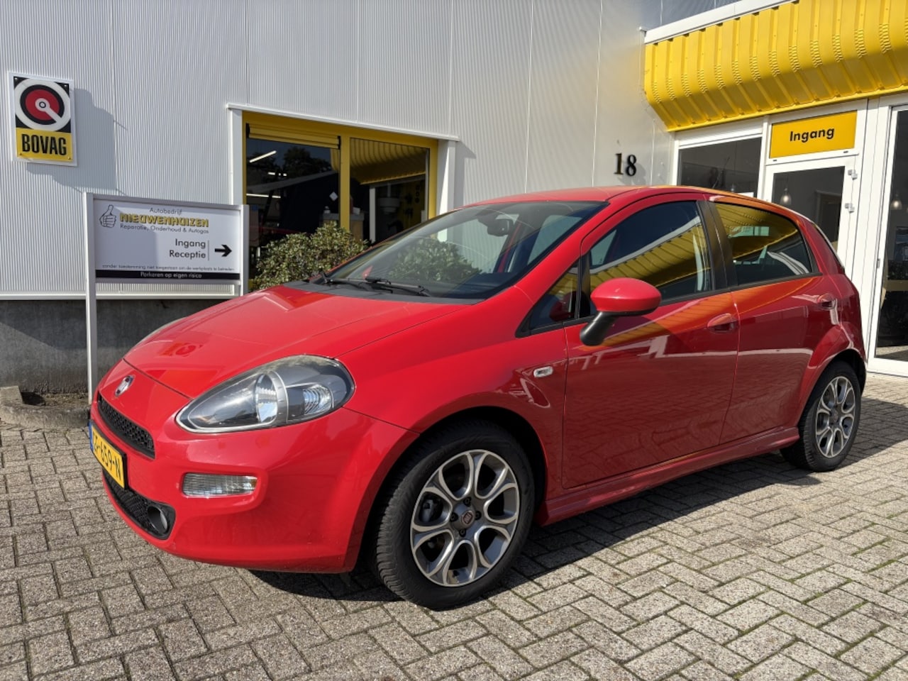 Fiat Punto Evo - 0.9 TwinAir Lounge Climatecontrol Cruisecontrol - AutoWereld.nl