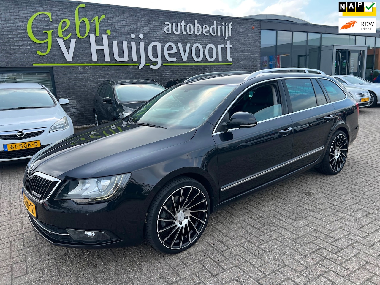 Skoda Superb Combi - 1.6 TDI Sprint Pro 1.6 TDI Sprint Pro - AutoWereld.nl