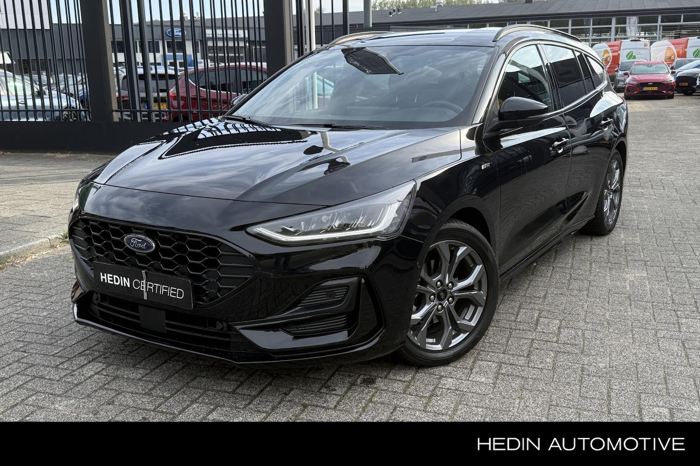 Ford Focus Wagon - 1.0 EcoBoost Hybrid ST Line | Winterpack | Driver assistent pack | Camera | All season | F - AutoWereld.nl