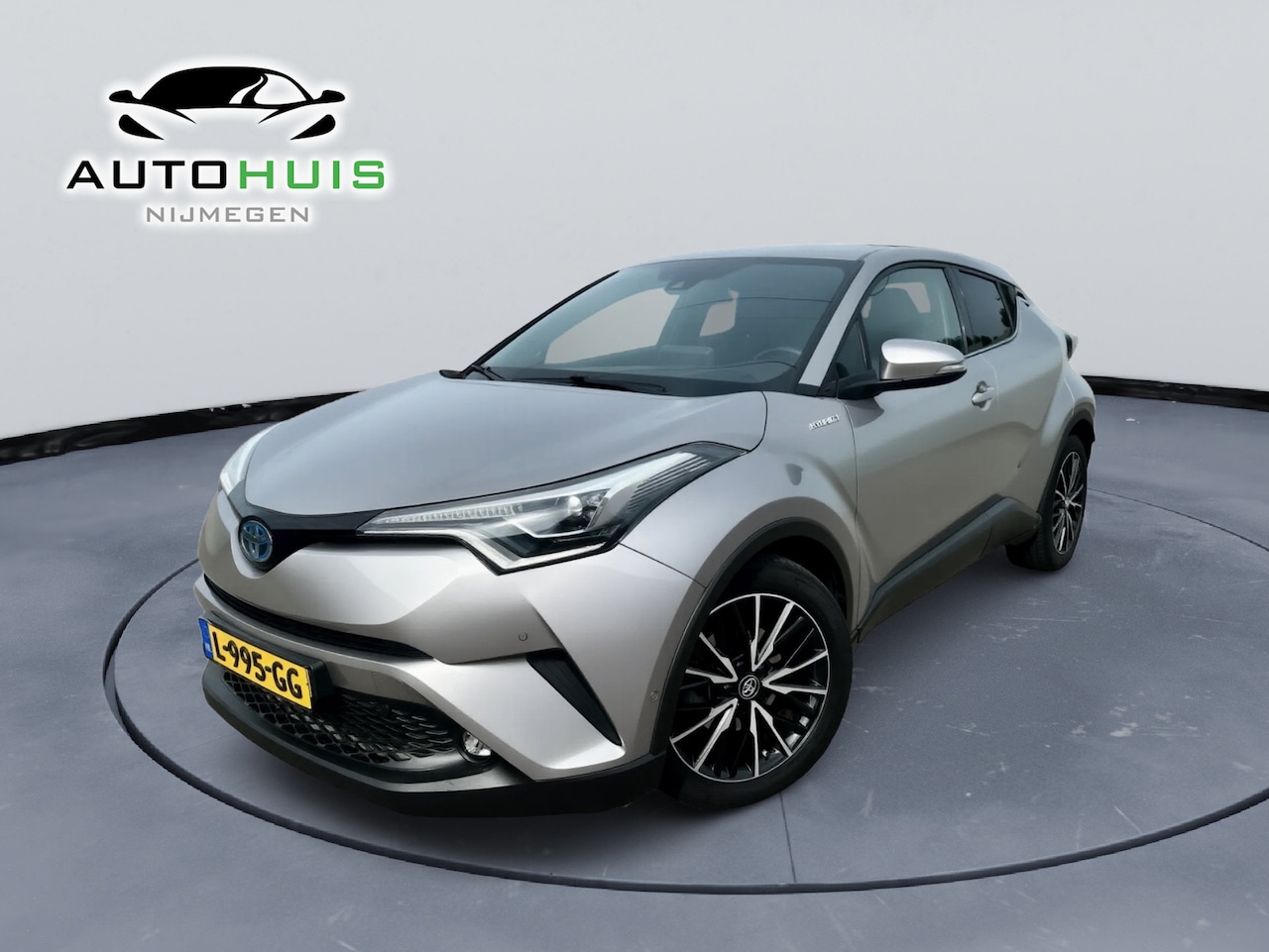 Toyota C-HR - 1.8 Hybrid Executive Achteruitrijcamera Stoelverwarming Trekhaak Complete auto ! - AutoWereld.nl