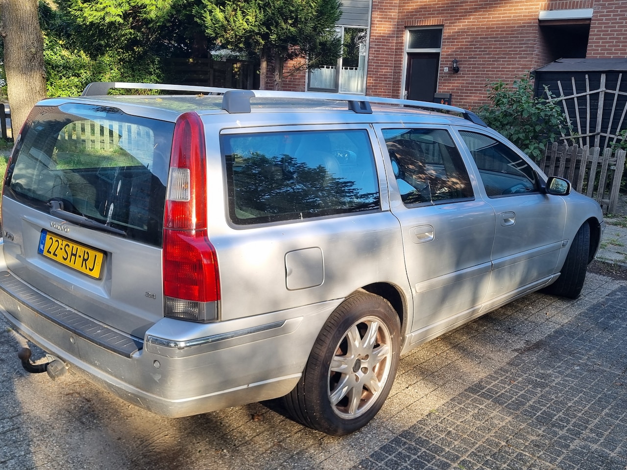 Volvo V70 - 2.4 D5 AWD Summum - AutoWereld.nl