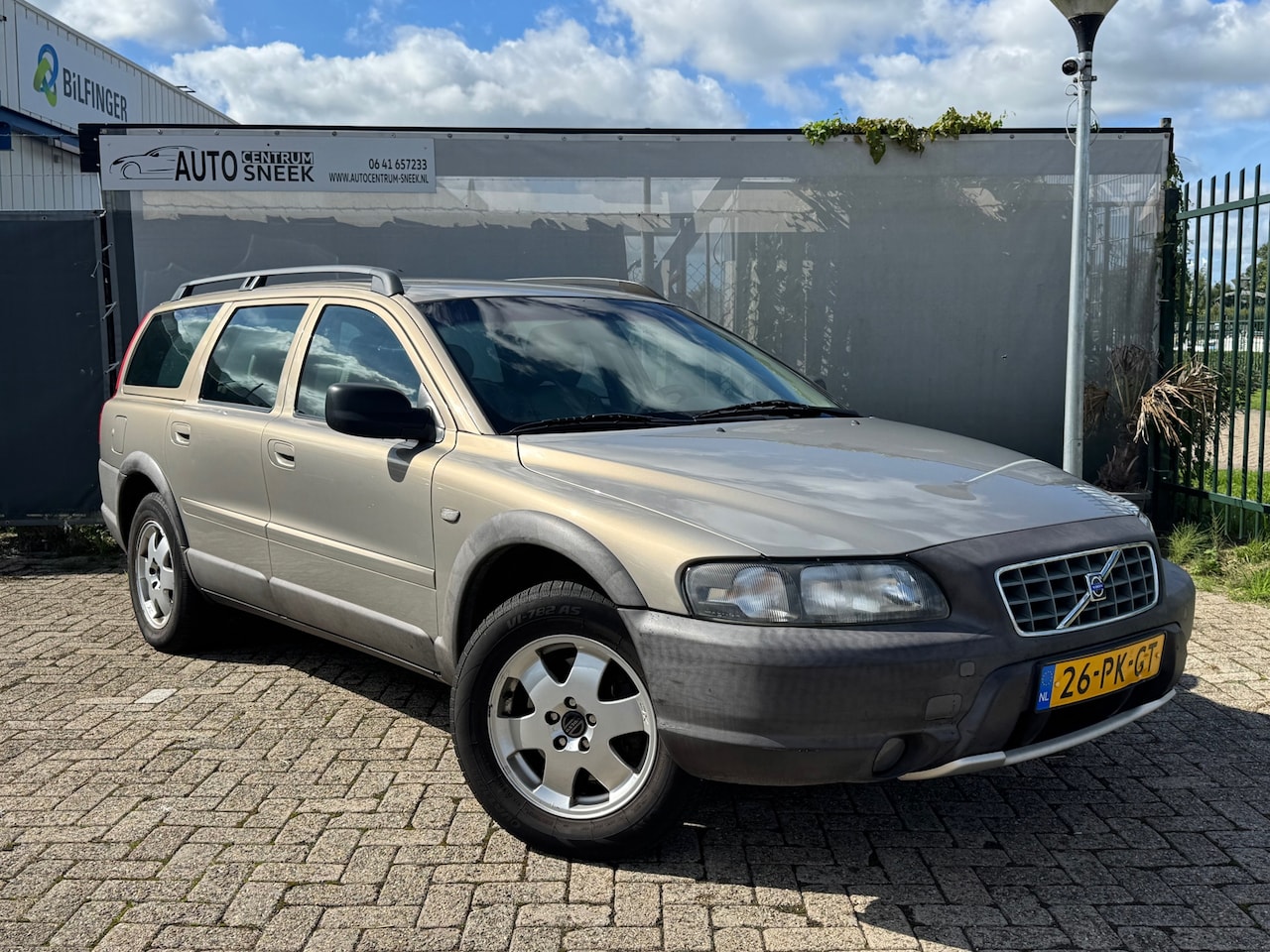 Volvo V70 Cross Country - 2.4T AWD AUT - Airco - Cruise - APK 08-27 - AutoWereld.nl