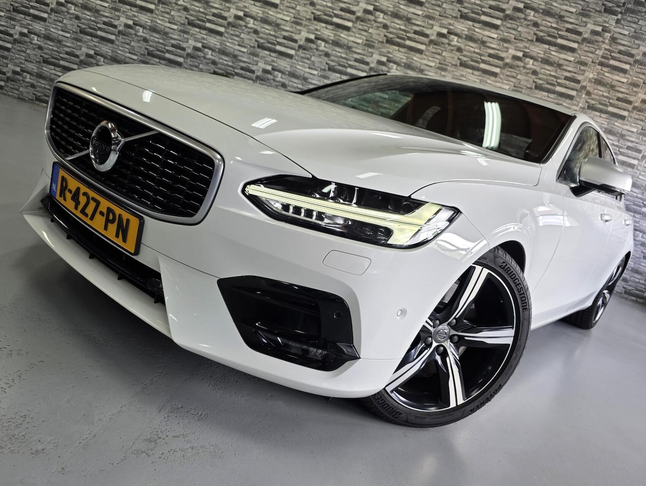 Volvo S90 - 2.0 T6 AWD Inscription R Design *320PK*Ice white*! - AutoWereld.nl